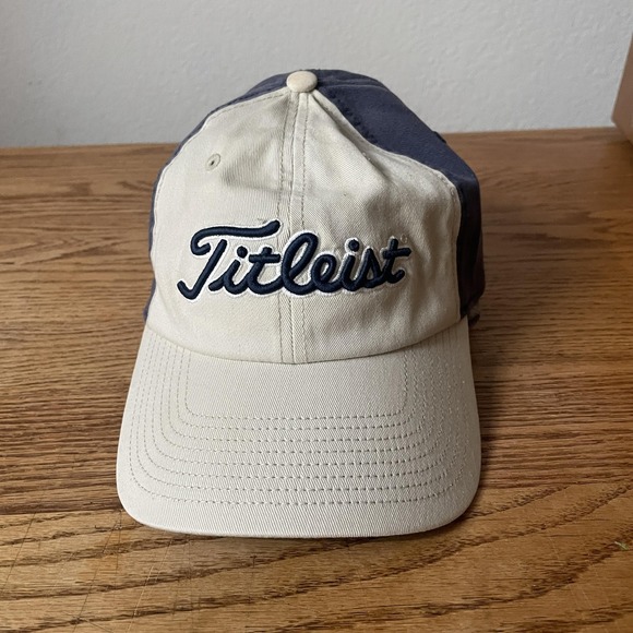 Titleist Hat Cap Fitted Mens L/XL Navy Cream Golf Embroidered Stretch Flex Logo - Picture 1 of 10